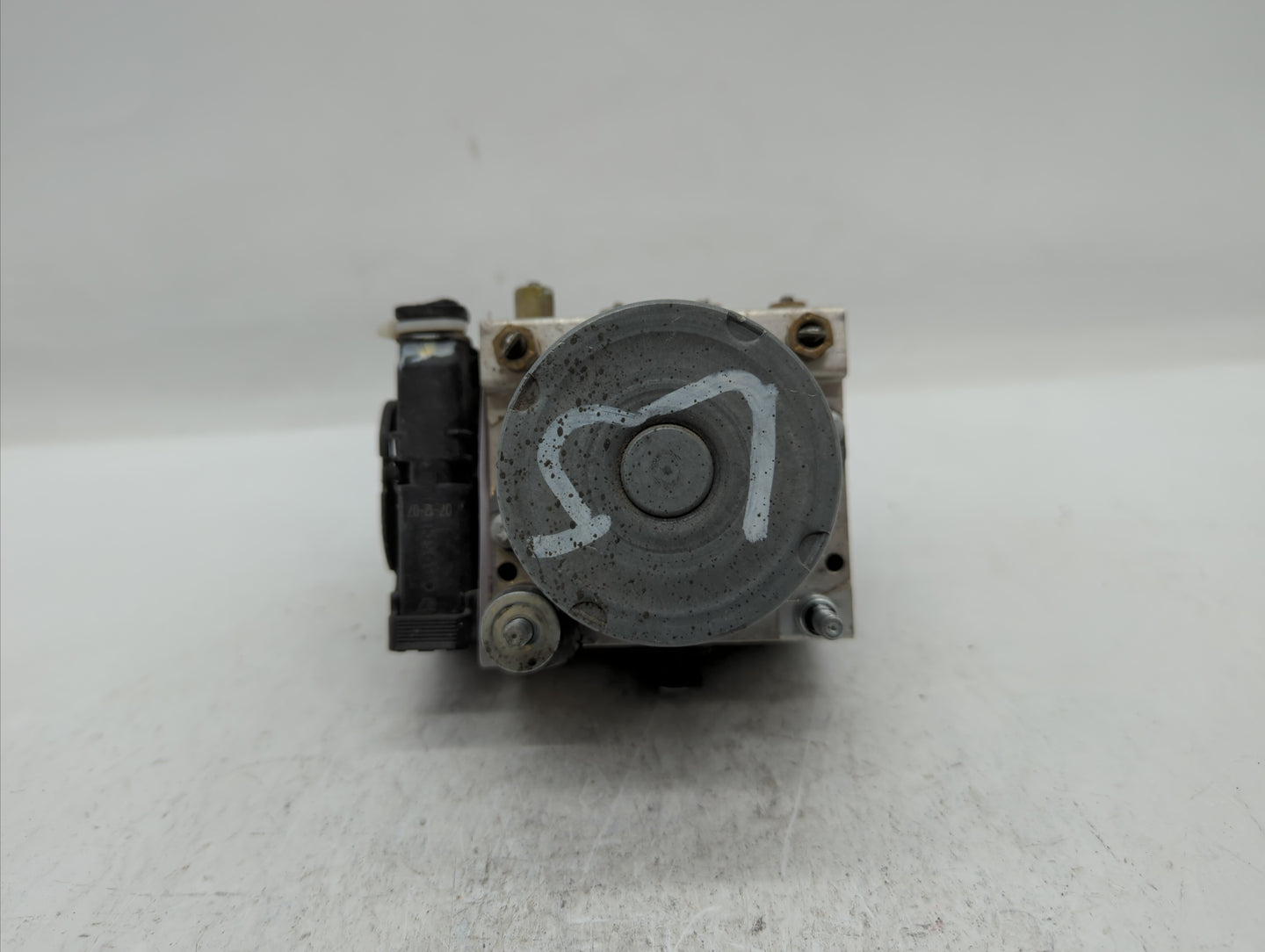 2008-2009 Nissan Altima ABS Pump Control Module Replacement P/N:47660 1B10A 47660 JB10A Fits Fits 2008 2009 OEM Used Auto Pa