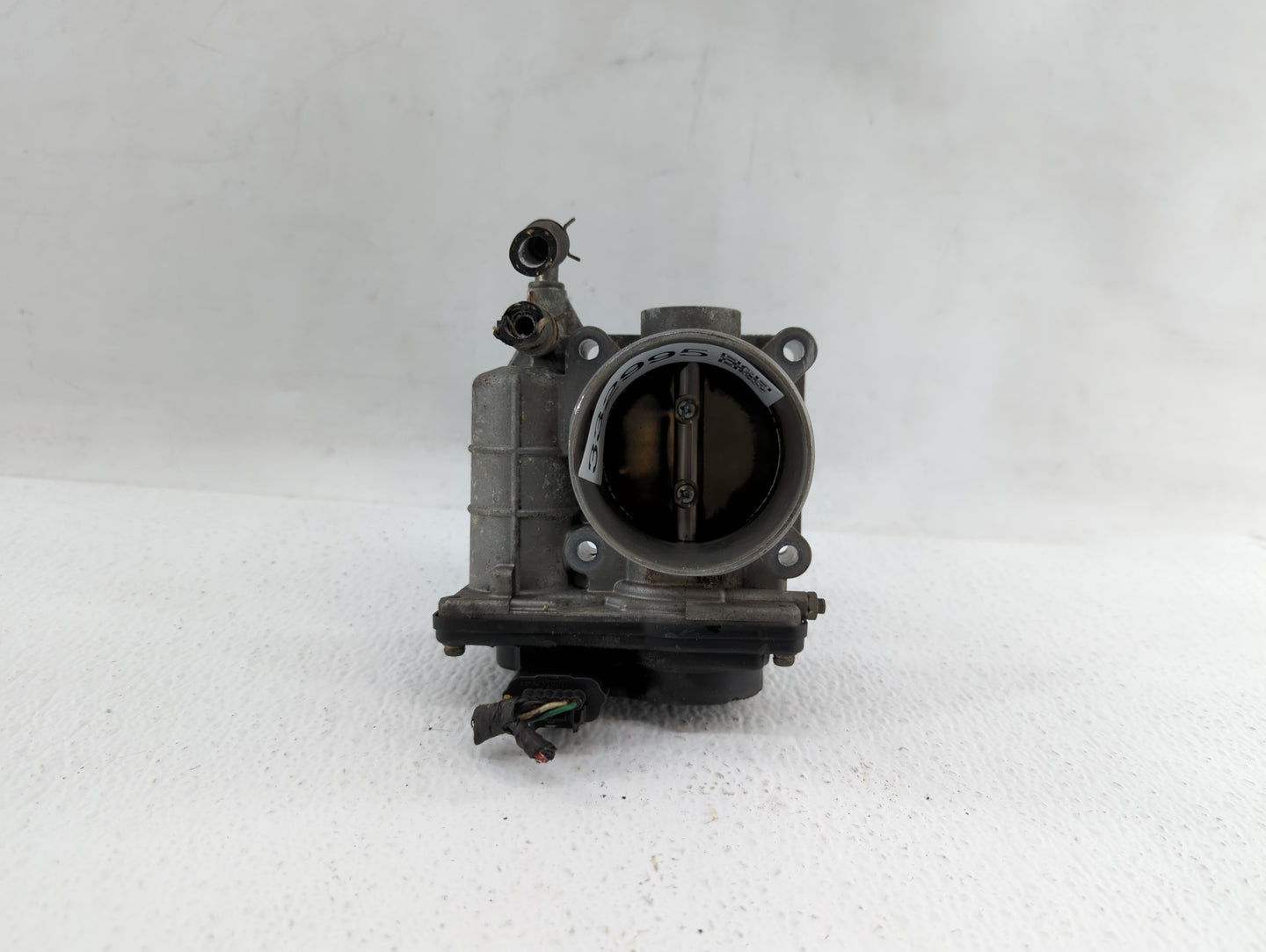 2007-2013 Nissan Altima Throttle Body P/N:526-01 RME60-15 Fits Fits 2007 2008 2009 2010 2011 2012 2013 OEM Used Auto Parts -