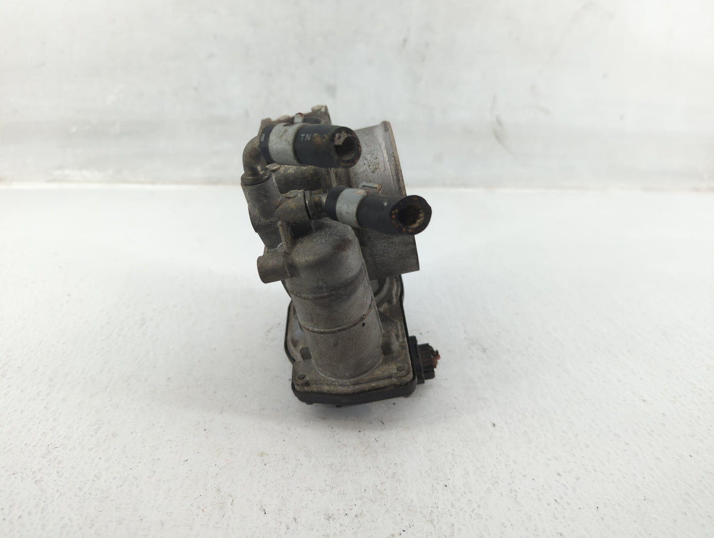 2007-2014 Nissan Altima Throttle Body P/N:RME70-11 Fits Fits 2007 2008 2009 2010 2011 2012 2013 2014 OEM Used Auto Parts - O