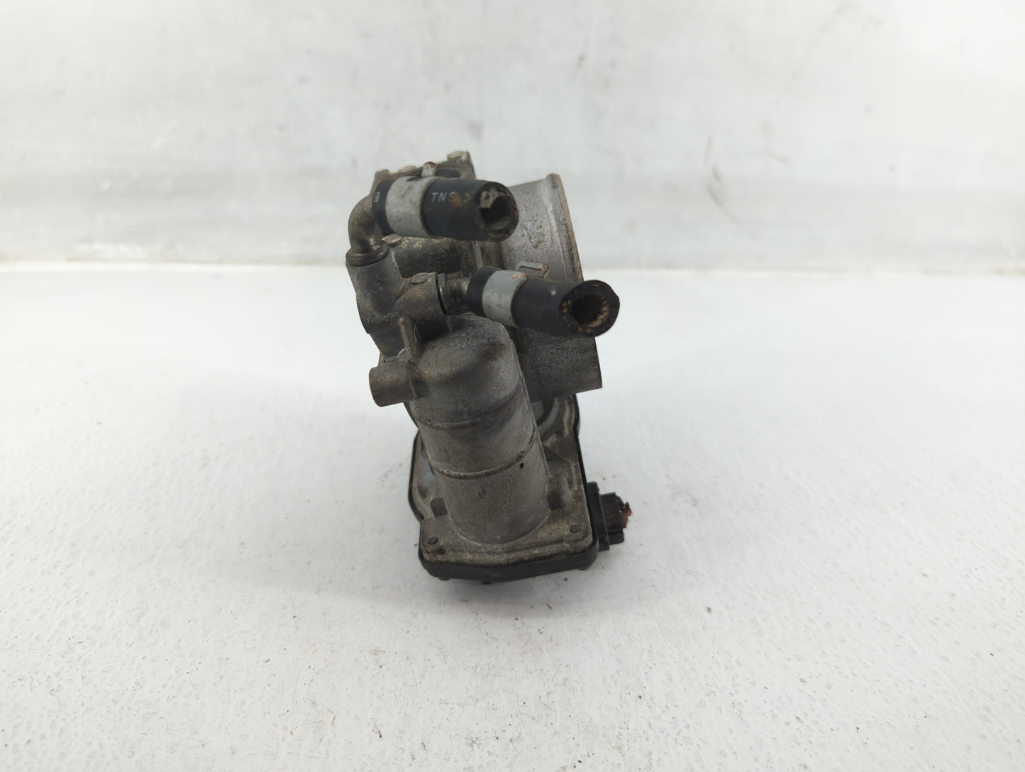 2007-2014 Nissan Altima Throttle Body P/N:RME70-11 Fits Fits 2007 2008 2009 2010 2011 2012 2013 2014 OEM Used Auto Parts - O