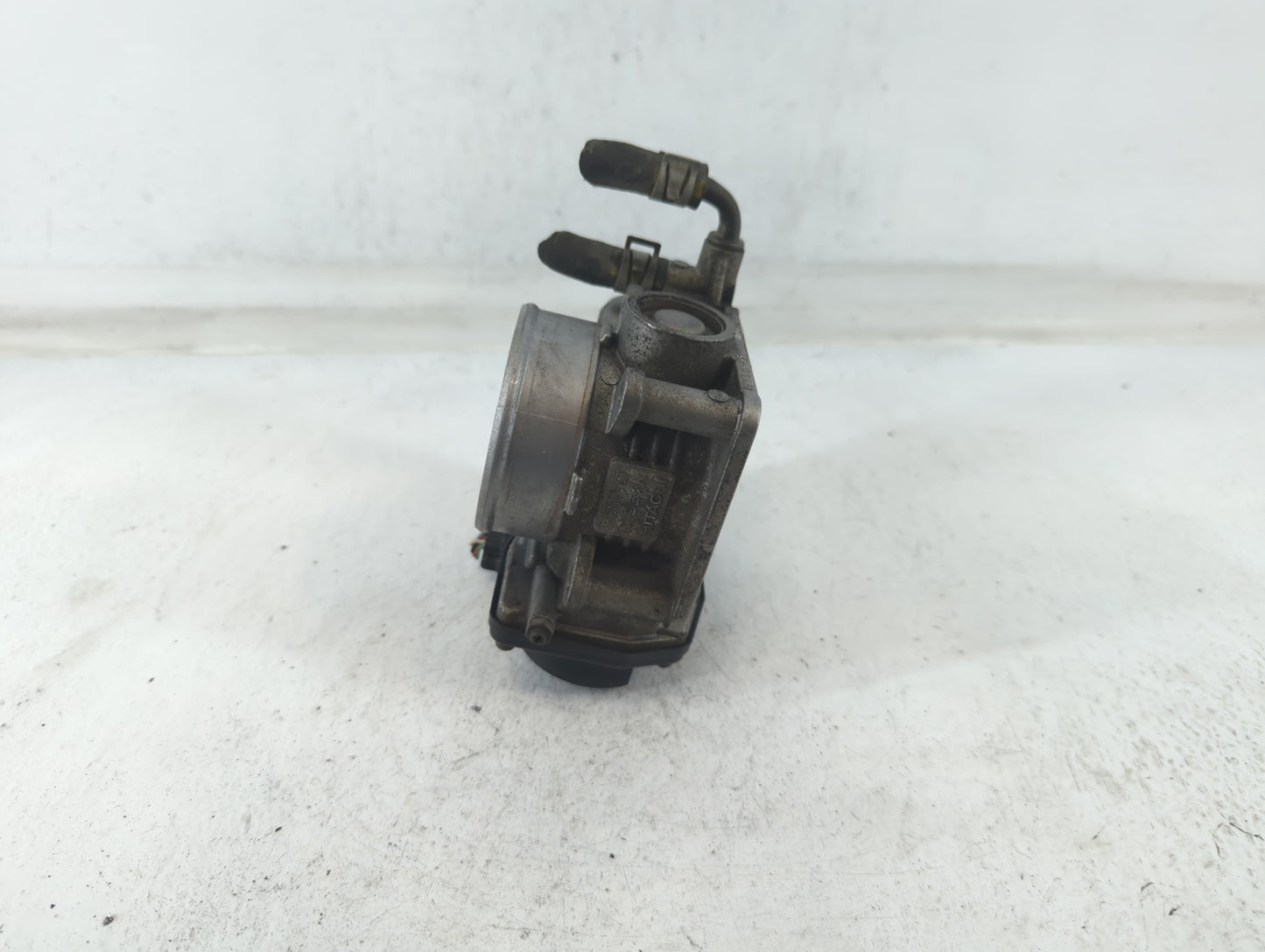 2007-2013 Nissan Altima Throttle Body P/N:RME60-15 Fits Fits 2007 2008 2009 2010 2011 2012 2013 OEM Used Auto Parts - Oemuse