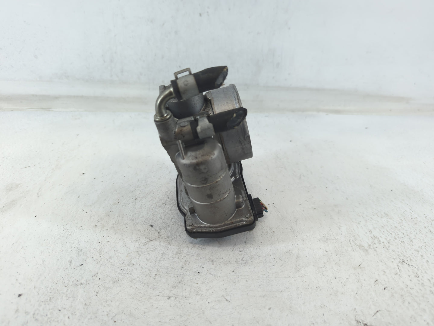 2007-2013 Nissan Altima Throttle Body P/N:RME60-15 Fits Fits 2007 2008 2009 2010 2011 2012 2013 OEM Used Auto Parts - Oemuse