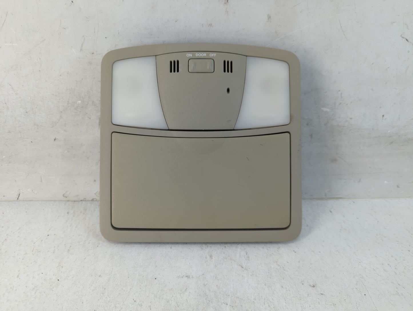 2008 Nissan Altima Overhead Roof Console - Oemusedautoparts1.com