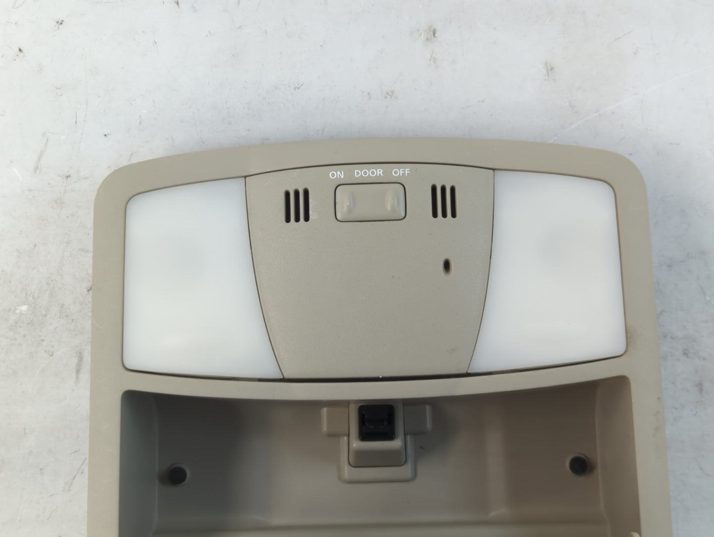 2008 Nissan Altima Overhead Roof Console - Oemusedautoparts1.com