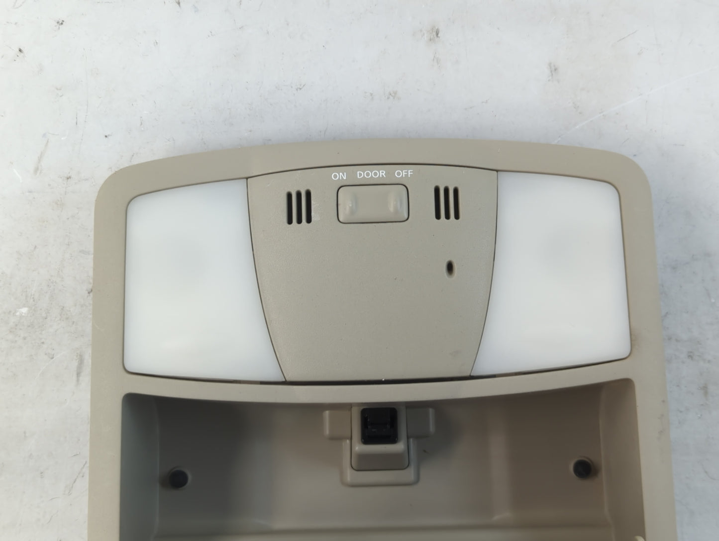 2008 Nissan Altima Overhead Roof Console - Oemusedautoparts1.com