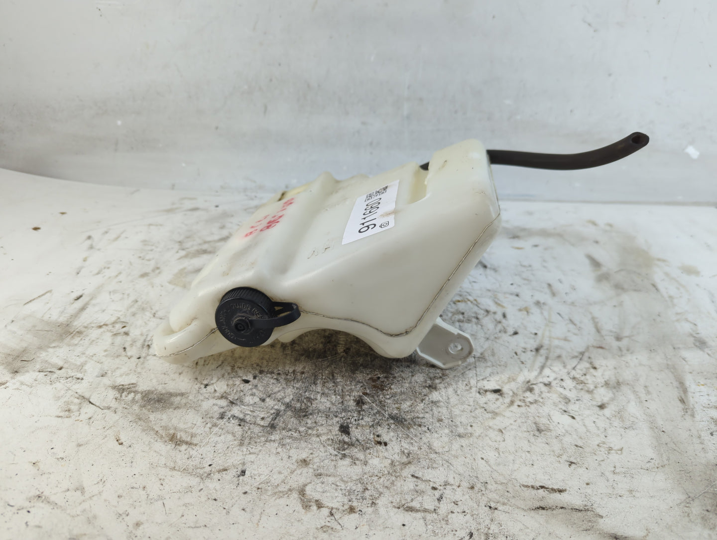 2007-2013 Nissan Altima Windshield Washer Fluid Reservoir Bottle Oem - Oemusedautoparts1.com