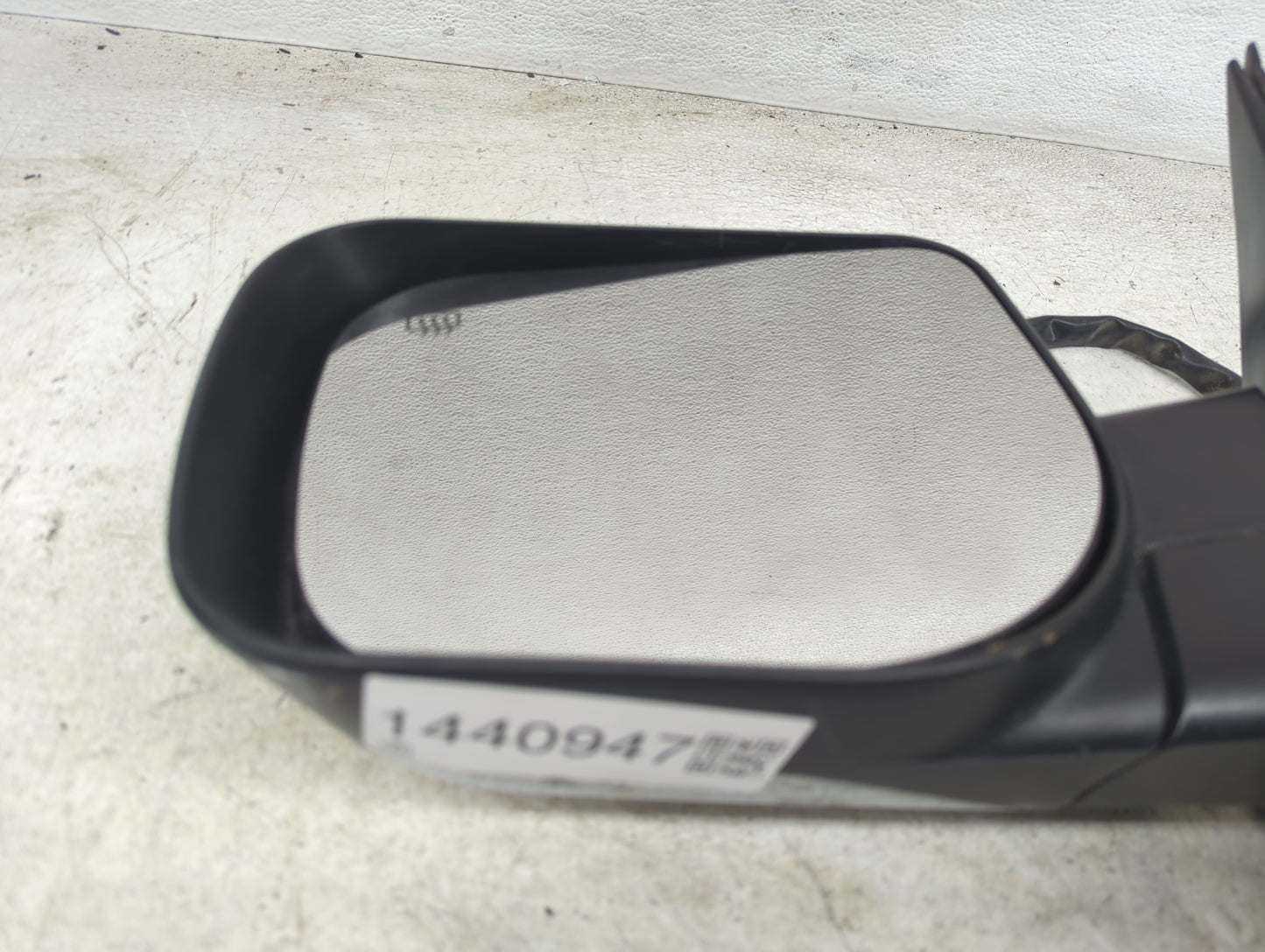 2005-2015 Nissan Armada Driver Side View Mirror - Left Door Mirror OEM Used - Oemusedautoparts1.com