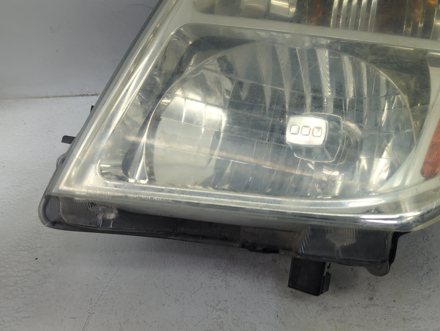 2005-2008 Nissan Frontier Passenger Right Oem Head Light Headlight Lamp - Oemusedautoparts1.com