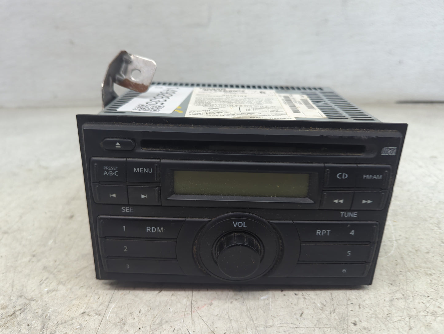 2008-2013 Nissan Frontier Radio AM FM Cd Player Receiver Replacement P/N:28185ZS00A ZS00A28-1B5R01-AC Fits OEM Used Auto Par