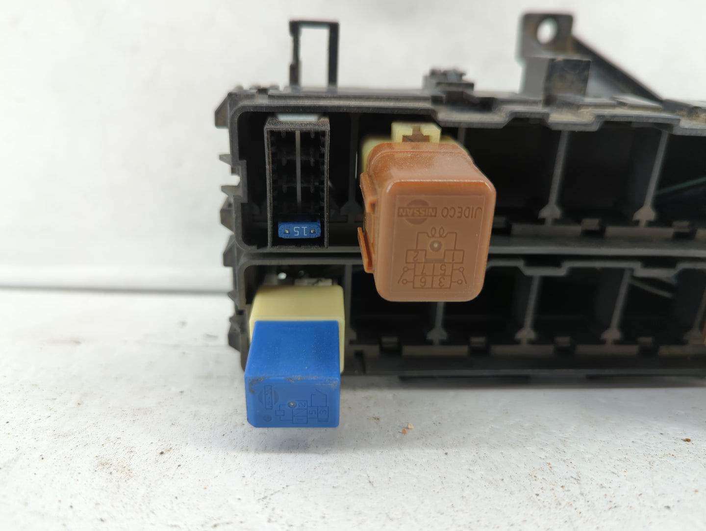 2007-2008 Nissan Frontier Fusebox Fuse Box Panel Relay Module P/N:ZP00B 284B6ZE00C Fits Fits 2007 2008 OEM Used Auto Parts -
