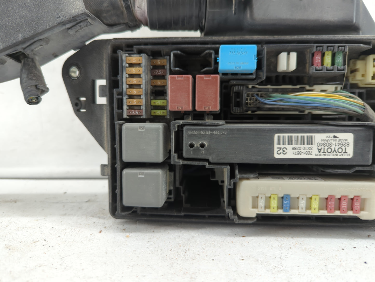 2007-2008 Nissan Frontier Fusebox Fuse Box Panel Relay Module P/N:82641-30340 ZP00B, 284B6ZE00C Fits Fits 2007 2008 OEM Used