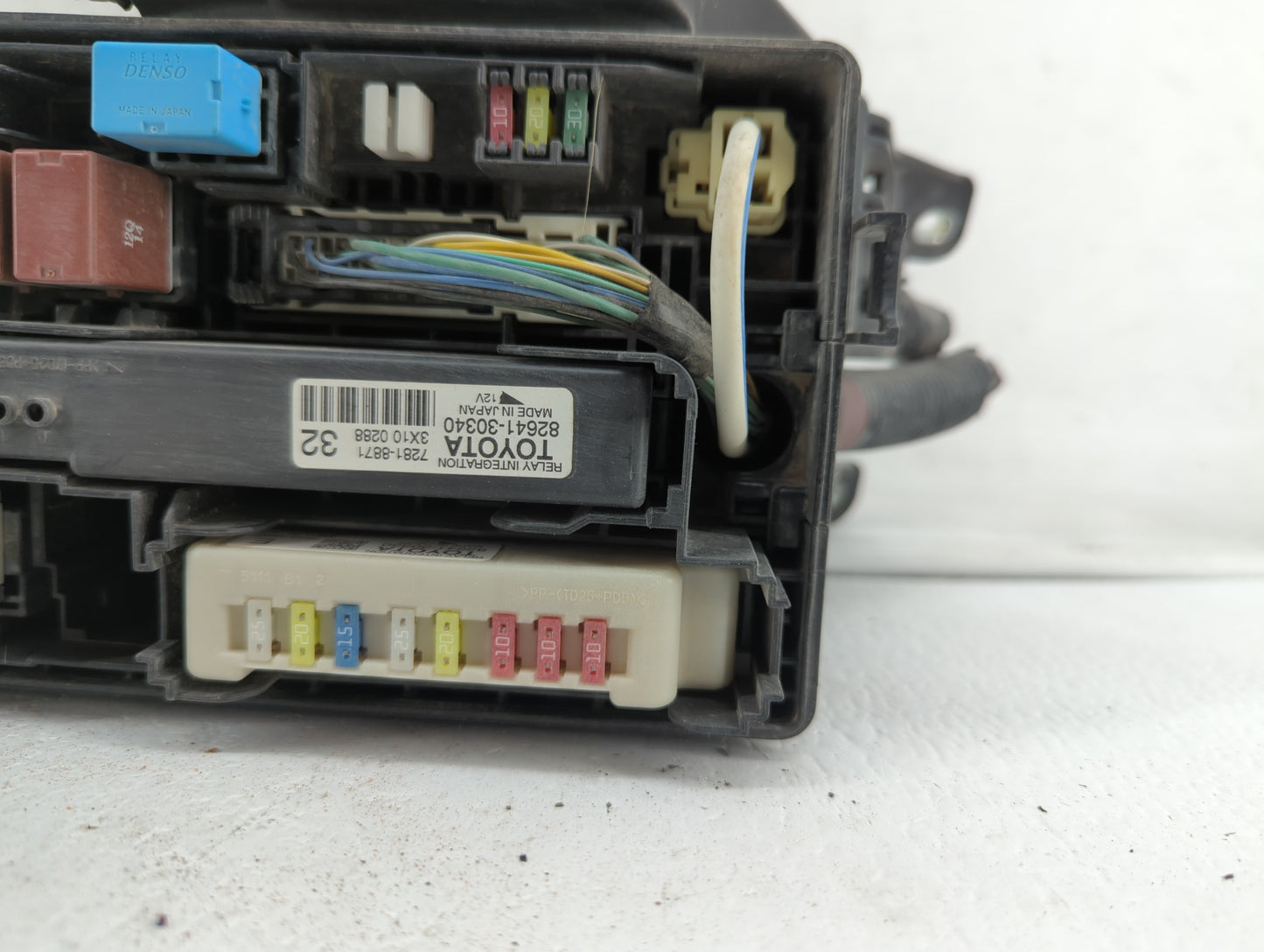 2007-2008 Nissan Frontier Fusebox Fuse Box Panel Relay Module P/N:82641-30340 ZP00B, 284B6ZE00C Fits Fits 2007 2008 OEM Used