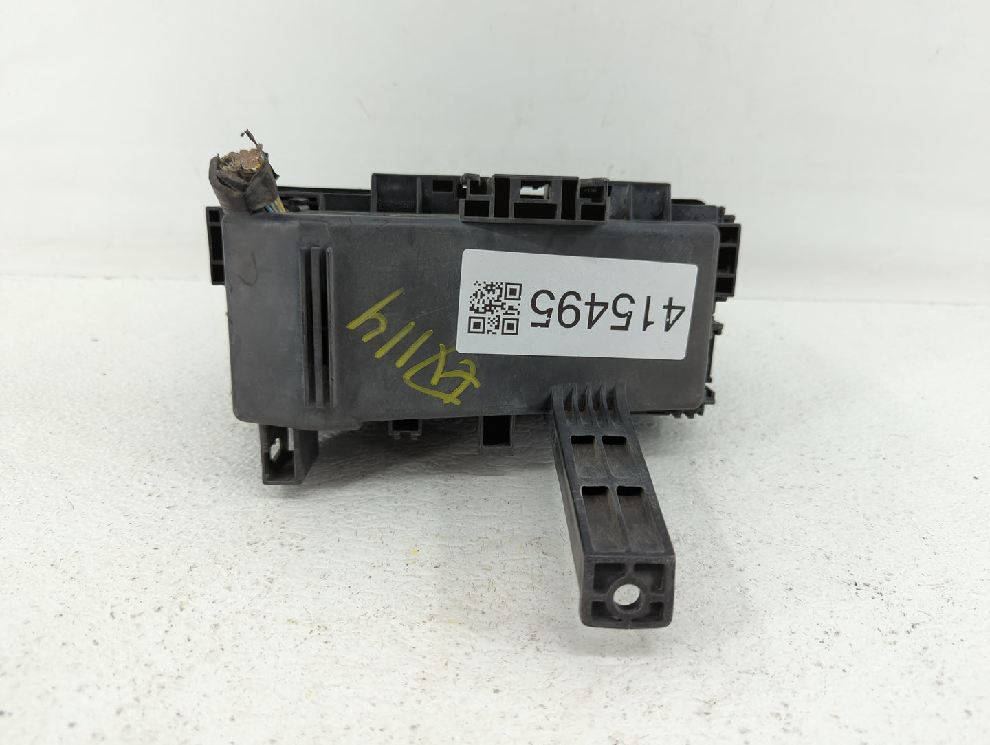 2007-2008 Nissan Frontier Fusebox Fuse Box Panel Relay Module P/N:ZP00B 284B6ZE00C Fits Fits 2007 2008 OEM Used Auto Parts -