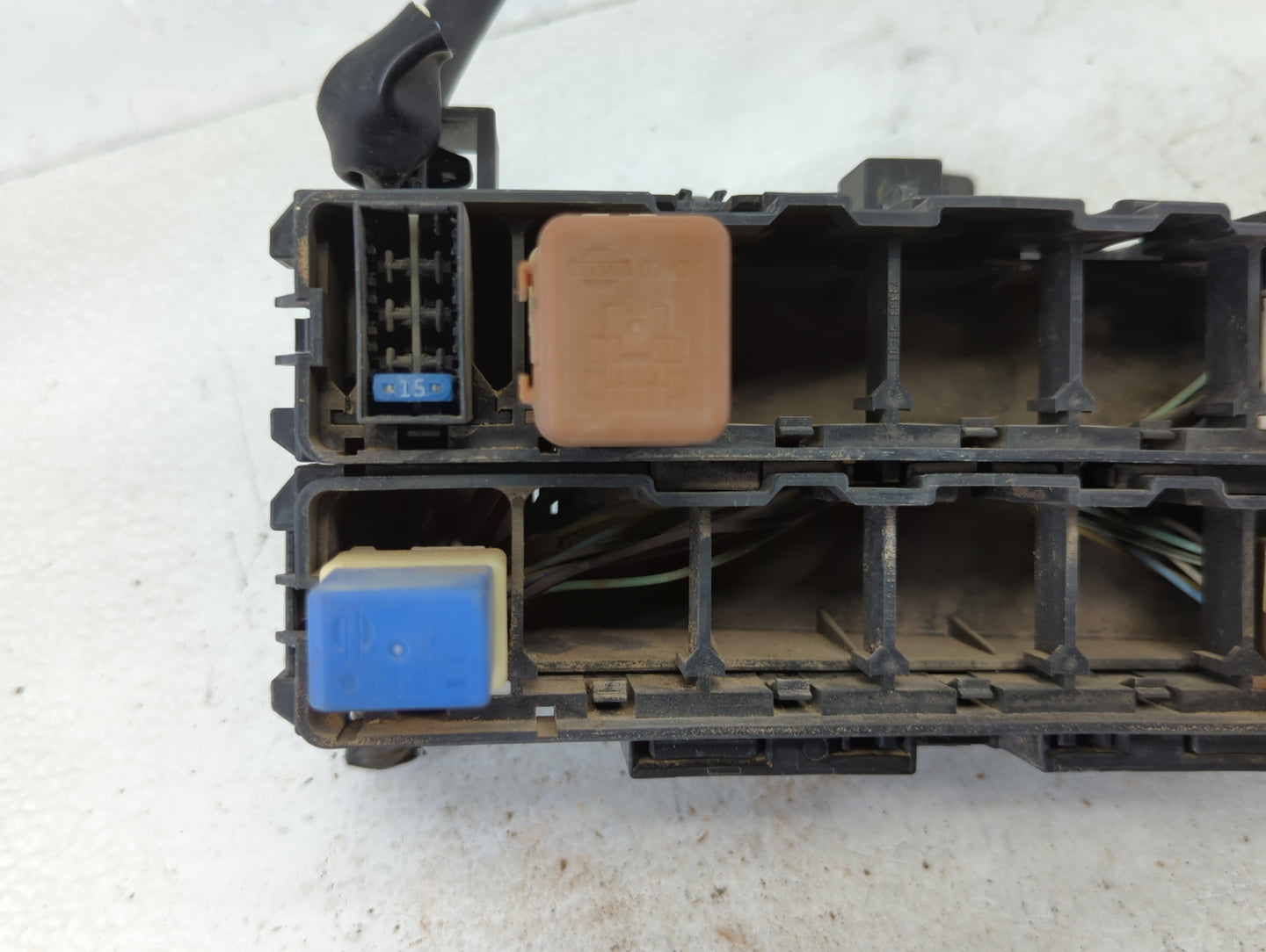 2007-2008 Nissan Frontier Fusebox Fuse Box Panel Relay Module P/N:24382 ZP00B Fits Fits 2007 2008 OEM Used Auto Parts - Oemu