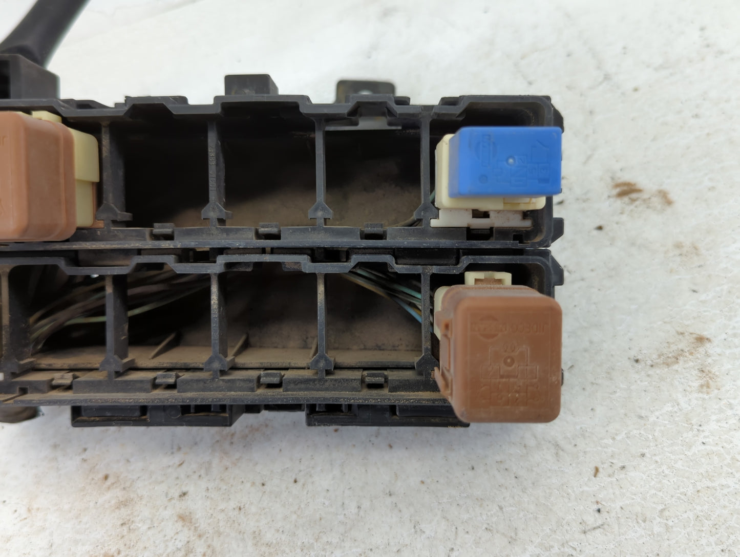 2007-2008 Nissan Frontier Fusebox Fuse Box Panel Relay Module P/N:24382 ZP00B Fits Fits 2007 2008 OEM Used Auto Parts - Oemu