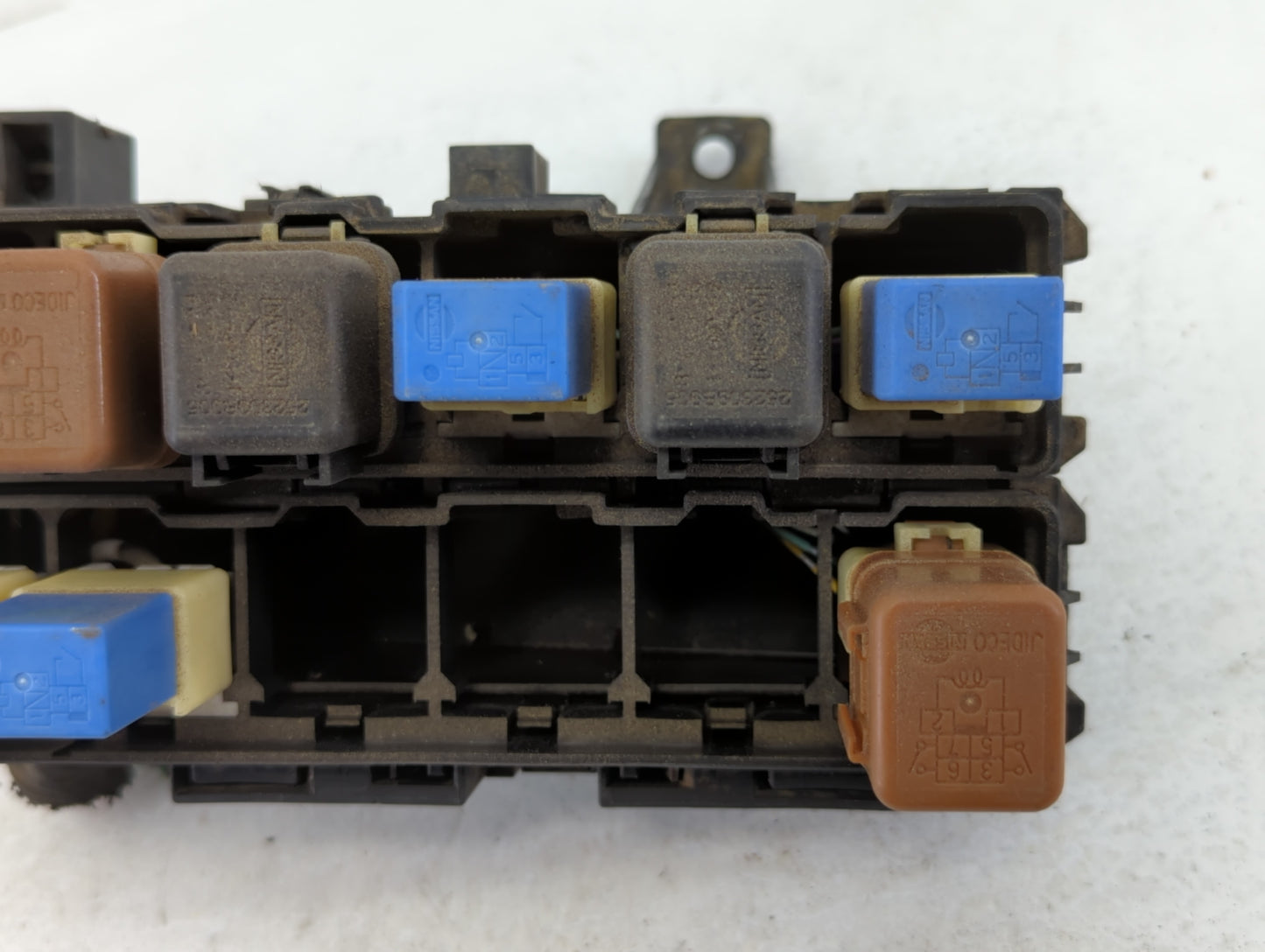 2007-2008 Nissan Frontier Fusebox Fuse Box Panel Relay Module P/N:24382 ZP00B Fits Fits 2007 2008 OEM Used Auto Parts - Oemu