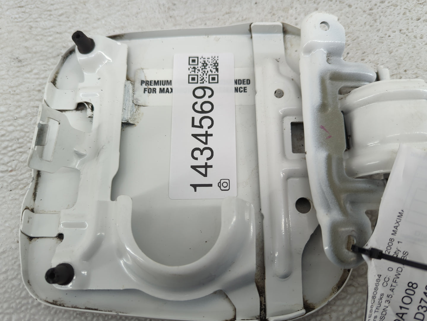 2008 Nissan Maxima Fuel Tank Door Lid Gas Tank White - Oemusedautoparts1.com