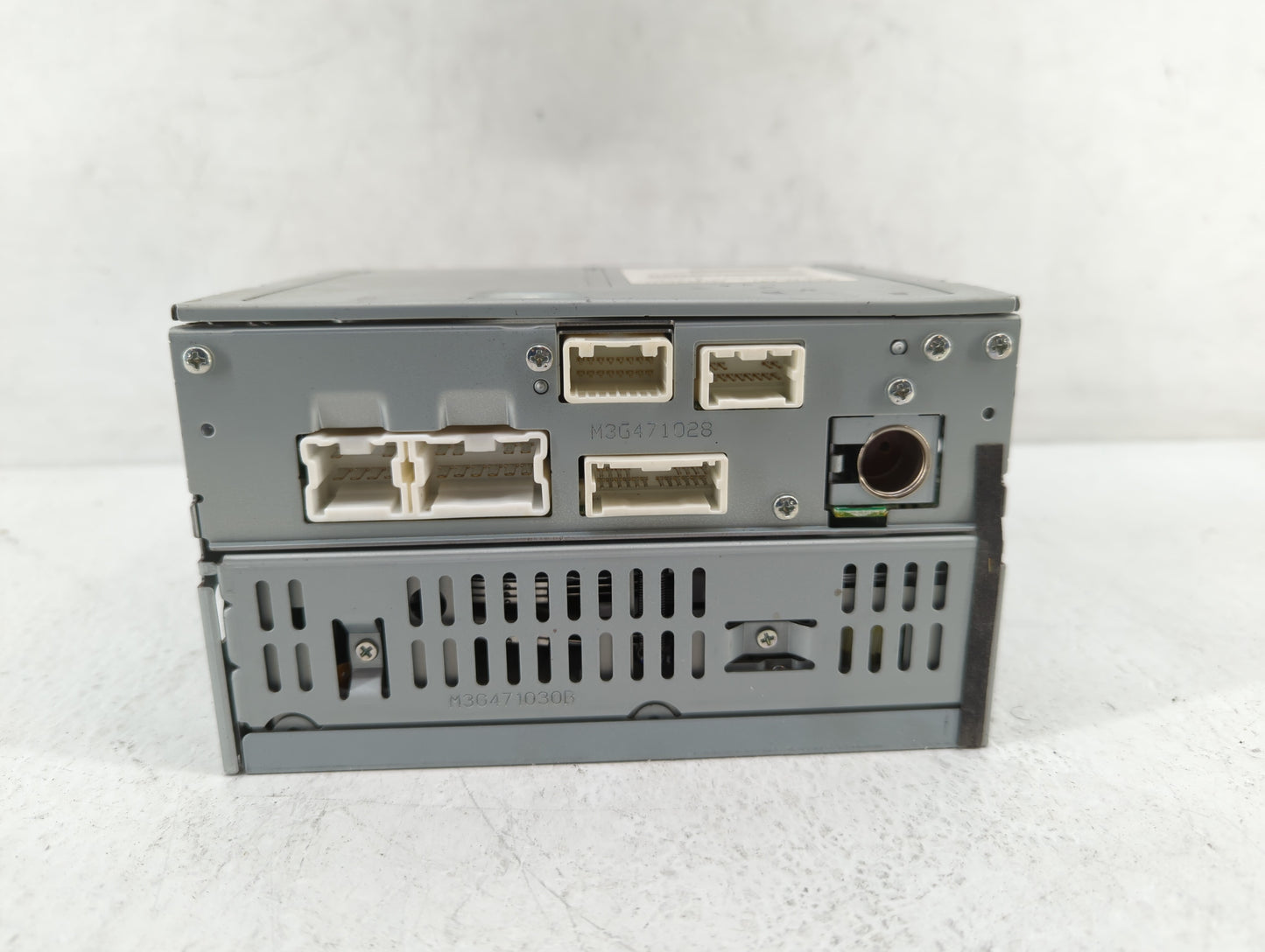 2007-2008 Nissan Maxima Radio AM FM Cd Player Receiver Replacement P/N:28185 ZK32A Fits Fits 2007 2008 OEM Used Auto Parts -
