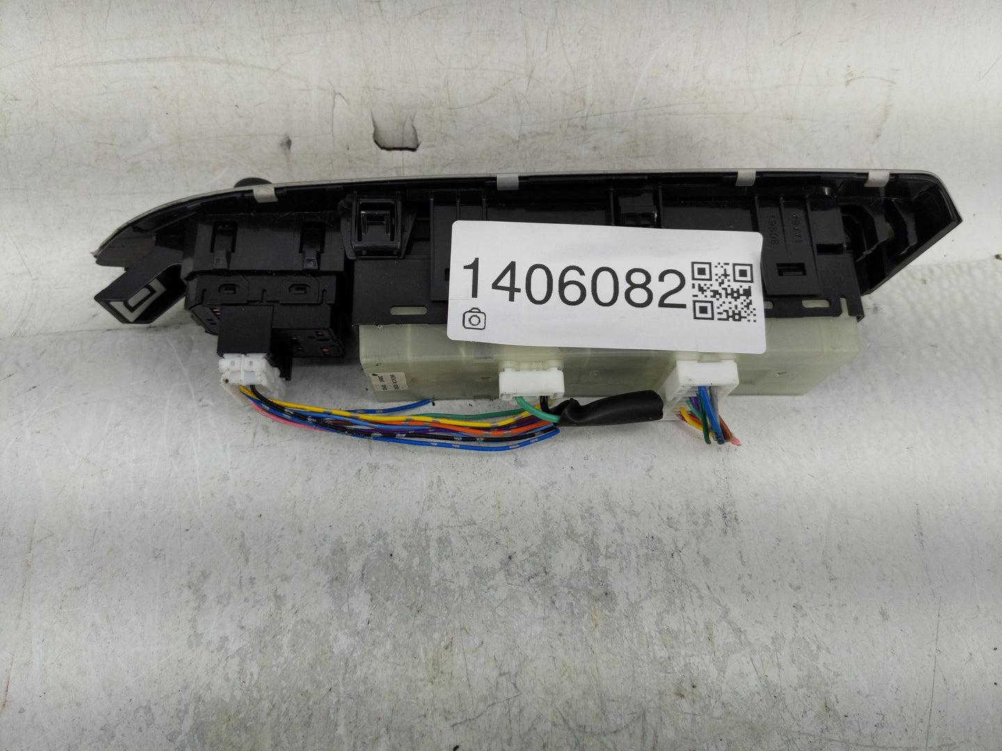 2008 Nissan Murano Master Power Window Switch Replacement Driver Side Left P/N:25401 1AA0C Fits OEM Used Auto Parts - Oemuse
