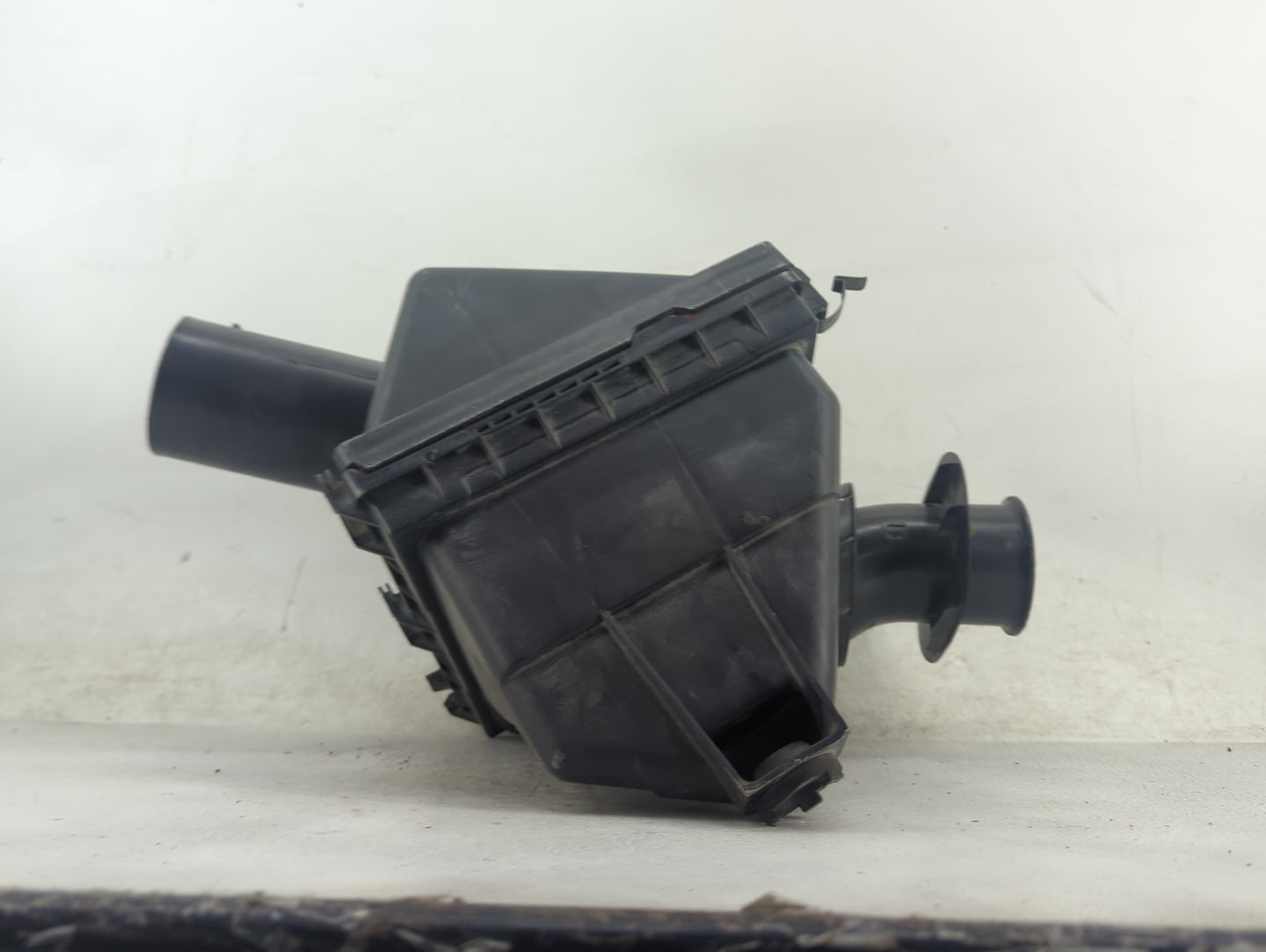 2005-2011 Nissan Pathfinder Air Cleaner Intake-duct Hose Tube - Oemusedautoparts1.com