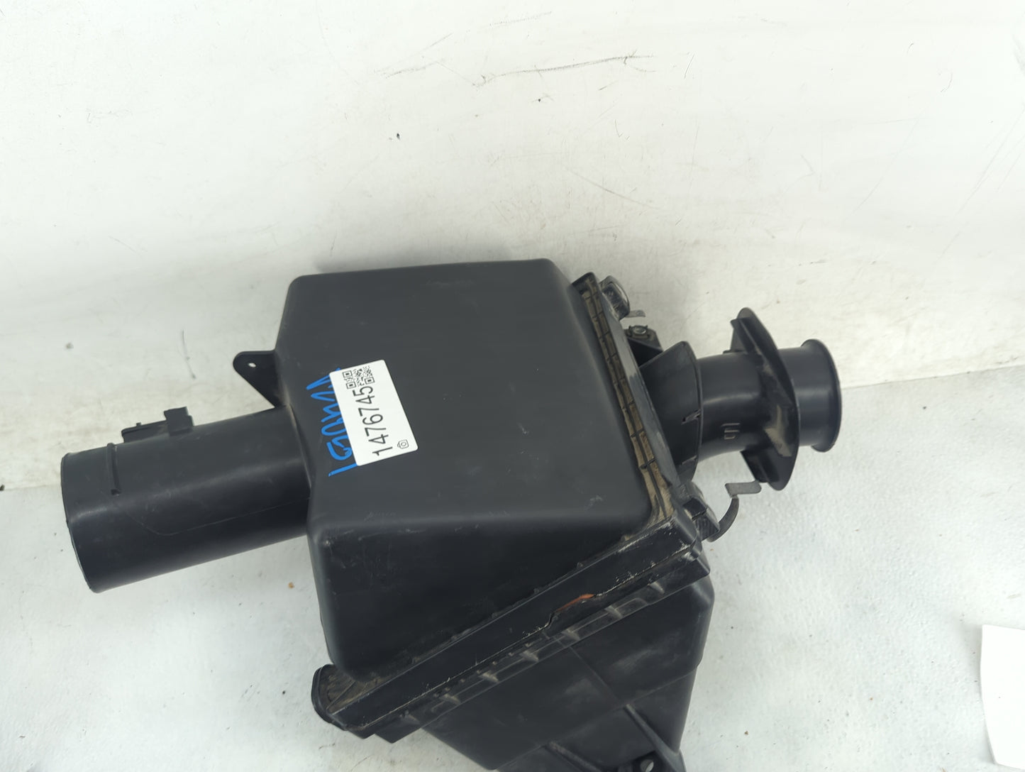 2005-2011 Nissan Pathfinder Air Cleaner Intake-duct Hose Tube - Oemusedautoparts1.com