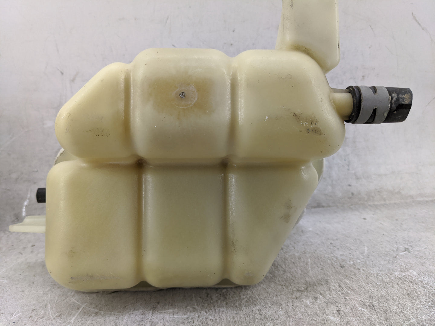 2008 Nissan Pathfinder Radiator Coolant Overflow Expansion Tank Bottle 1477025 - Oemusedautoparts1.com
