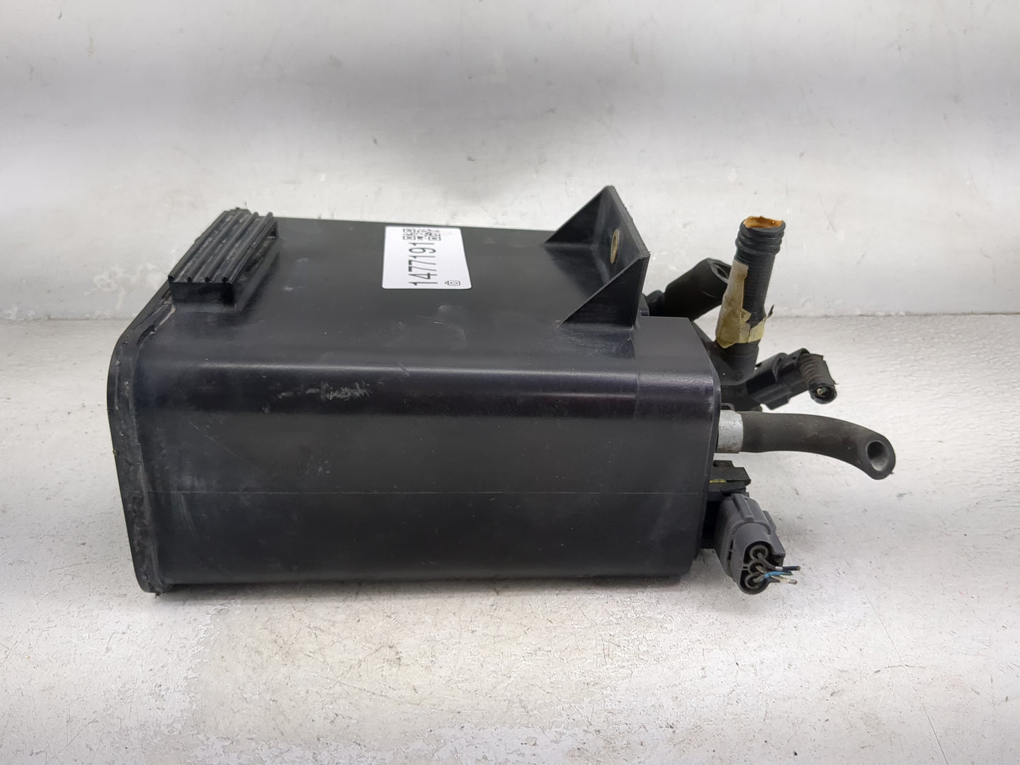 2008 Nissan Pathfinder Fuel Vapor Charcoal Canister - Oemusedautoparts1.com