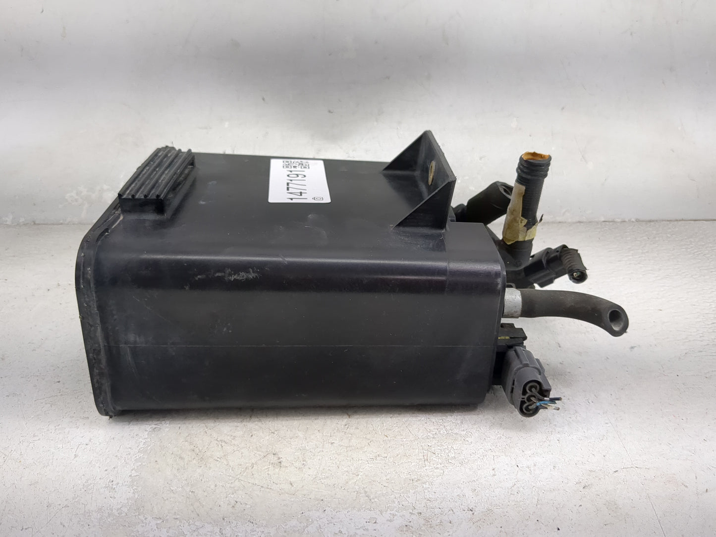 2008 Nissan Pathfinder Fuel Vapor Charcoal Canister - Oemusedautoparts1.com