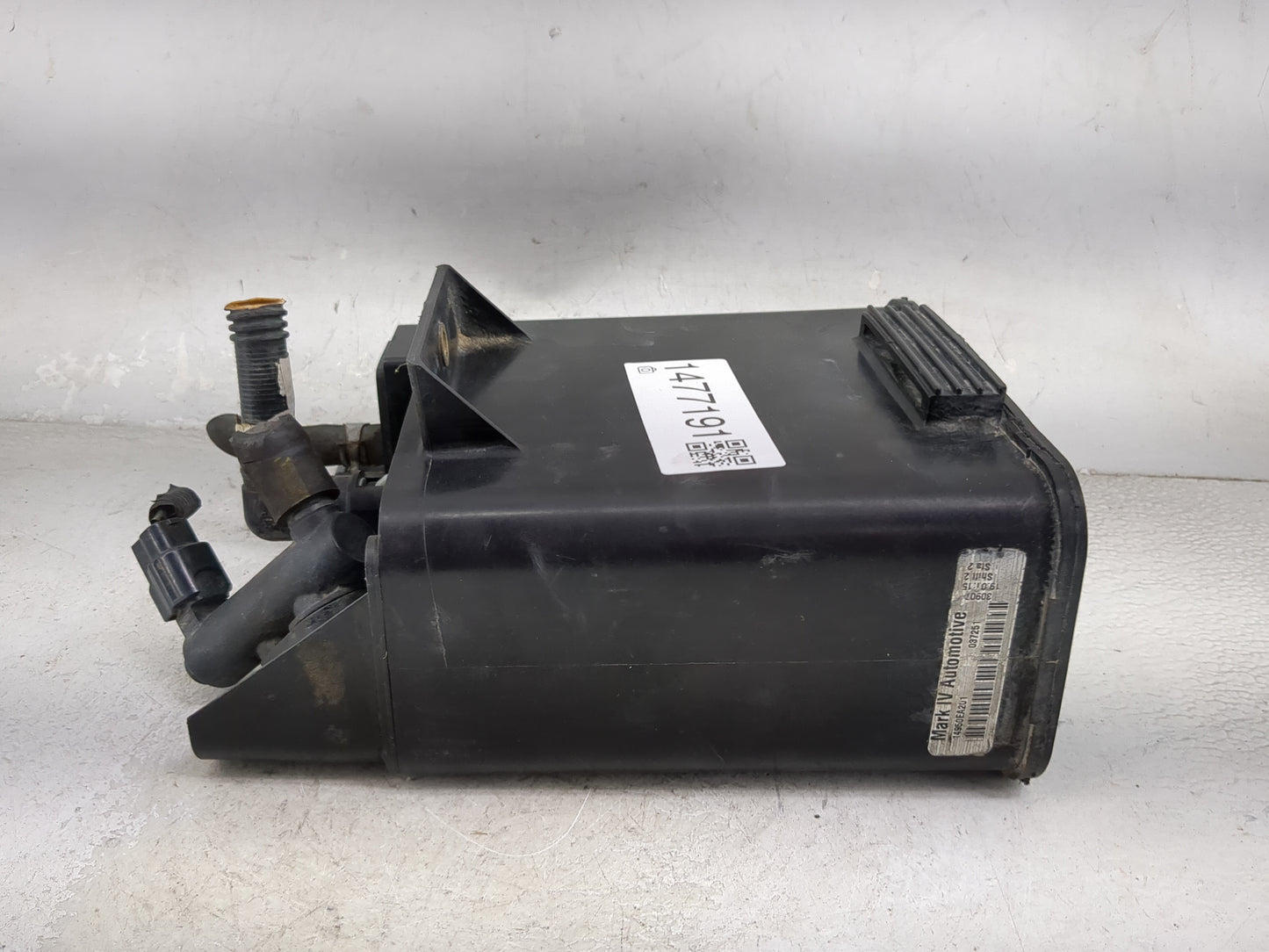 2008 Nissan Pathfinder Fuel Vapor Charcoal Canister - Oemusedautoparts1.com