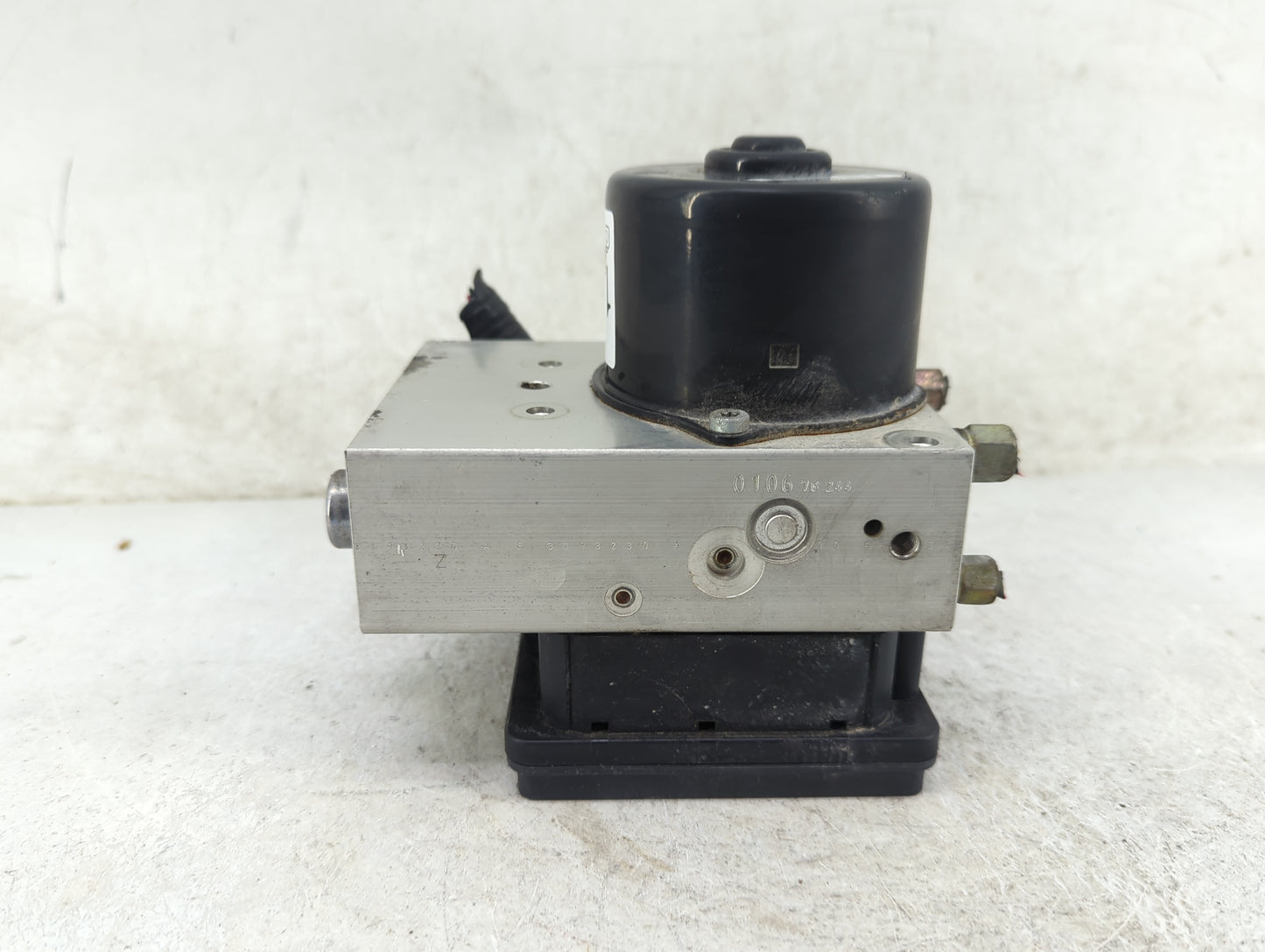 2005-2008 Nissan Pathfinder ABS Pump Control Module Replacement P/N:47660 ZP00A 06.2102-0509.3 Fits Fits 2005 2006 2007 2008