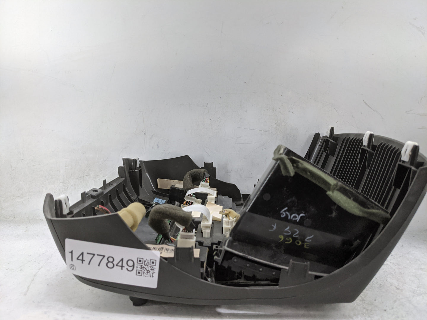 2008 Nissan Pathfinder Radio AM FM Cd Player Receiver Replacement P/N:25915ZQ01B 25915ZQ01B, 25915ZQ00A, 070829691242 Fits O
