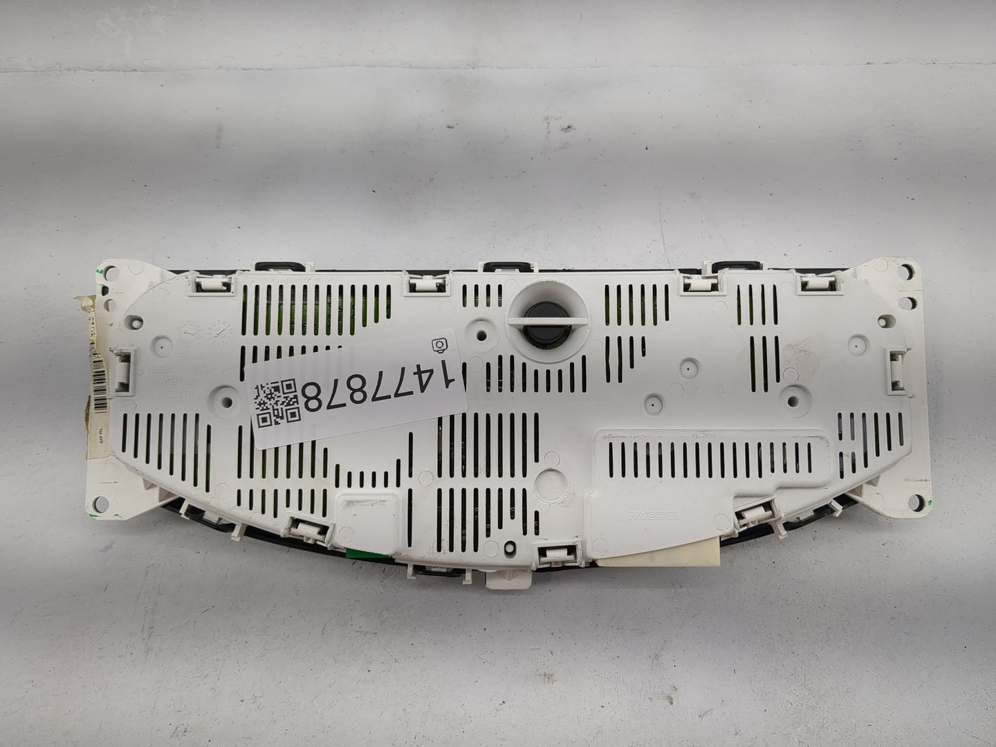 2008 Nissan Pathfinder Instrument Cluster Speedometer Gauges P/N:24810-ZS08D Miles: Fits OEM Used Auto Parts - Oemusedautopa