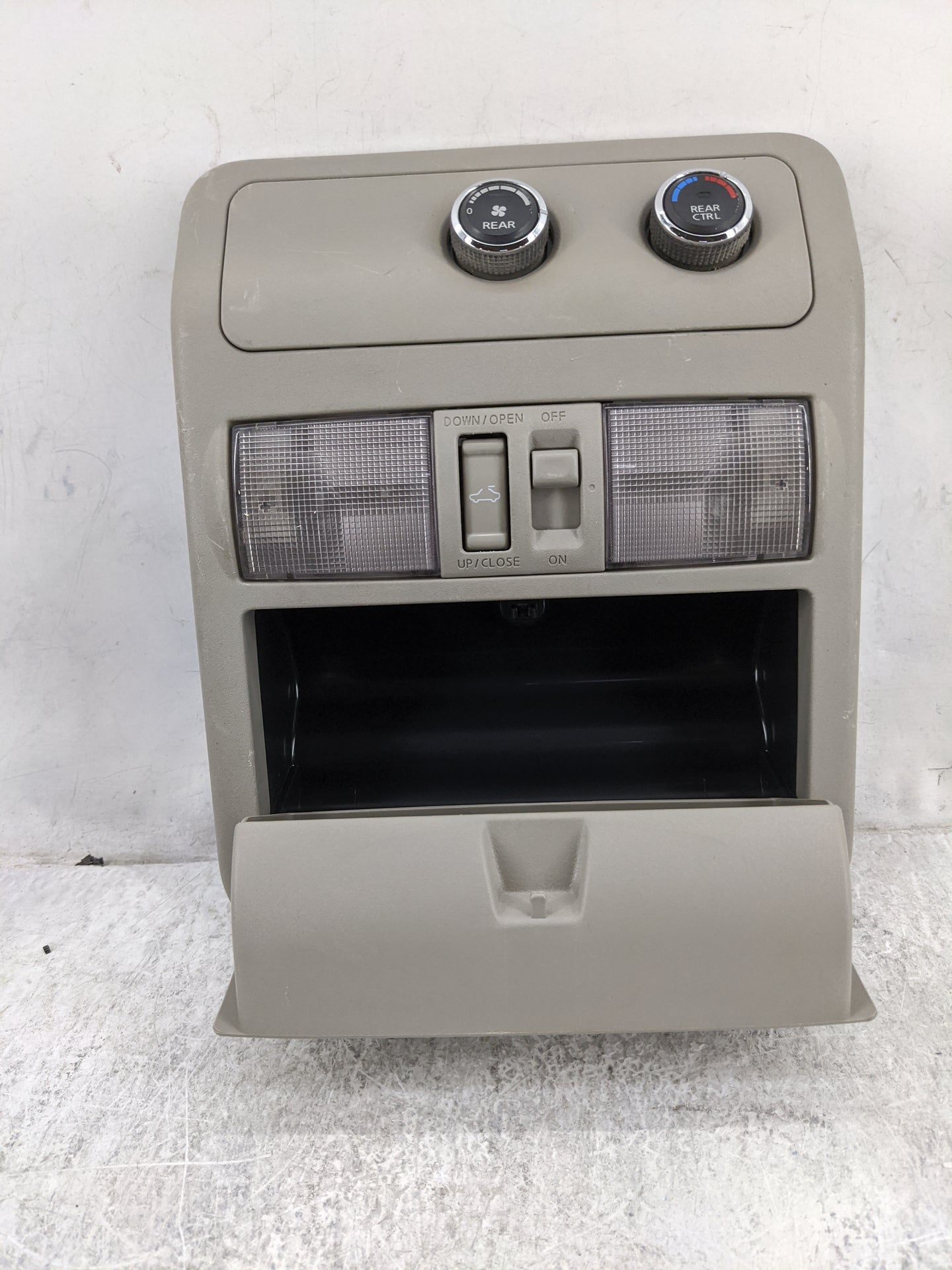 2008 Nissan Pathfinder Overhead Roof Console Tan - Oemusedautoparts1.com