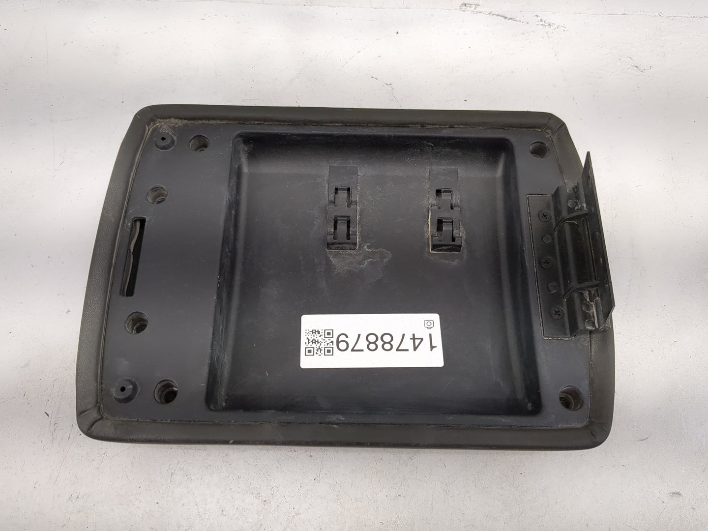 2008 Nissan Pathfinder Center Console Armrest Cover Lid P/N:070912 Fits OEM Used Auto Parts - Oemusedautoparts1.com
