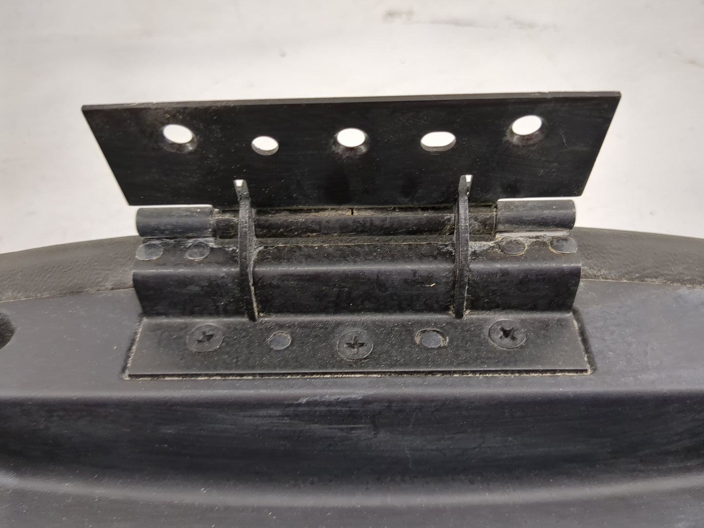 2008 Nissan Pathfinder Center Console Armrest Cover Lid P/N:070912 Fits OEM Used Auto Parts - Oemusedautoparts1.com