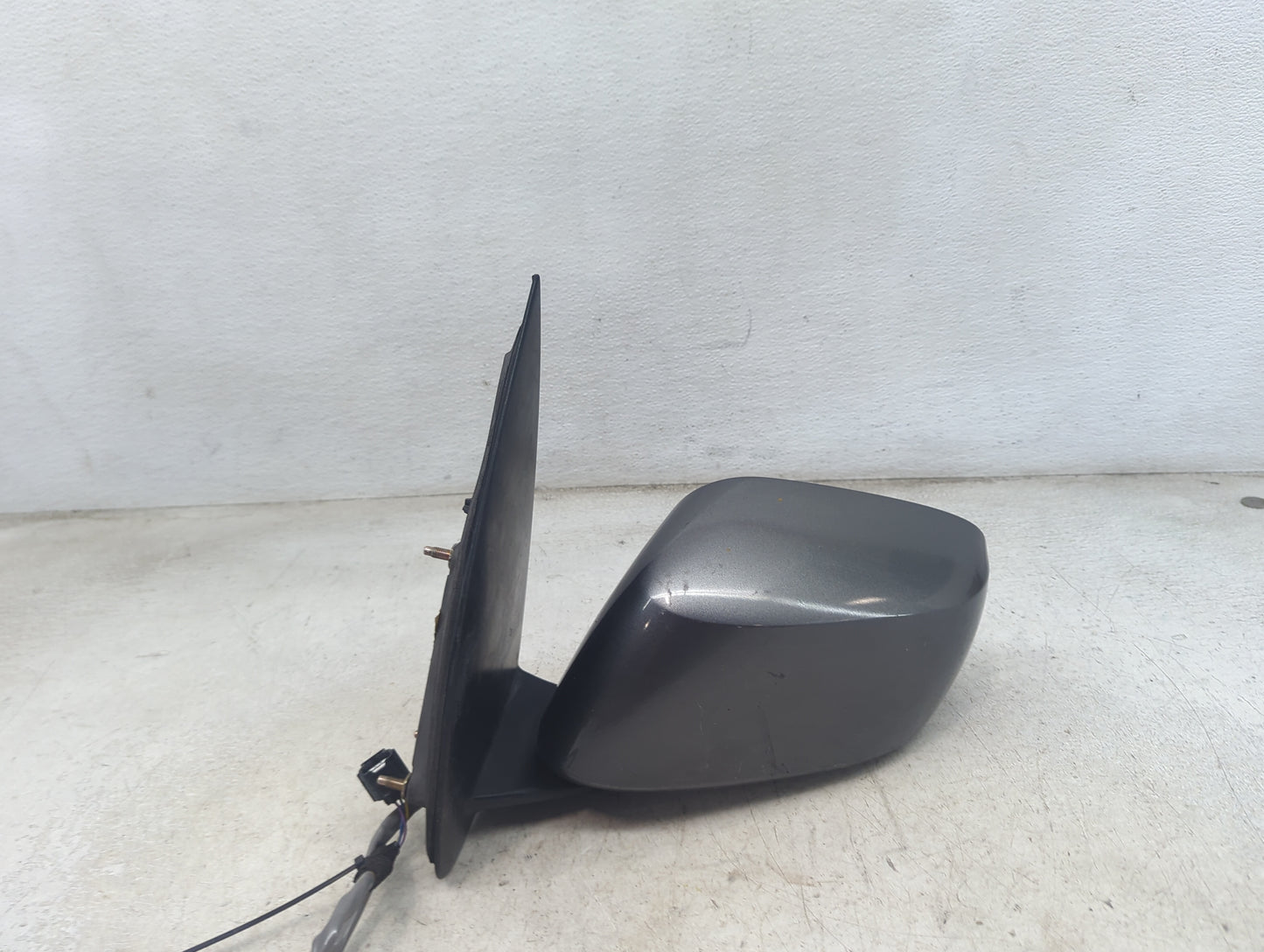2005-2012 Nissan Pathfinder Driver Side View Mirror - Left Door Mirror OEM Used - Oemusedautoparts1.com