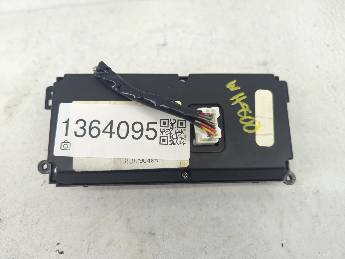 2007-2009 Nissan Quest Radio Control Panel - Oemusedautoparts1.com