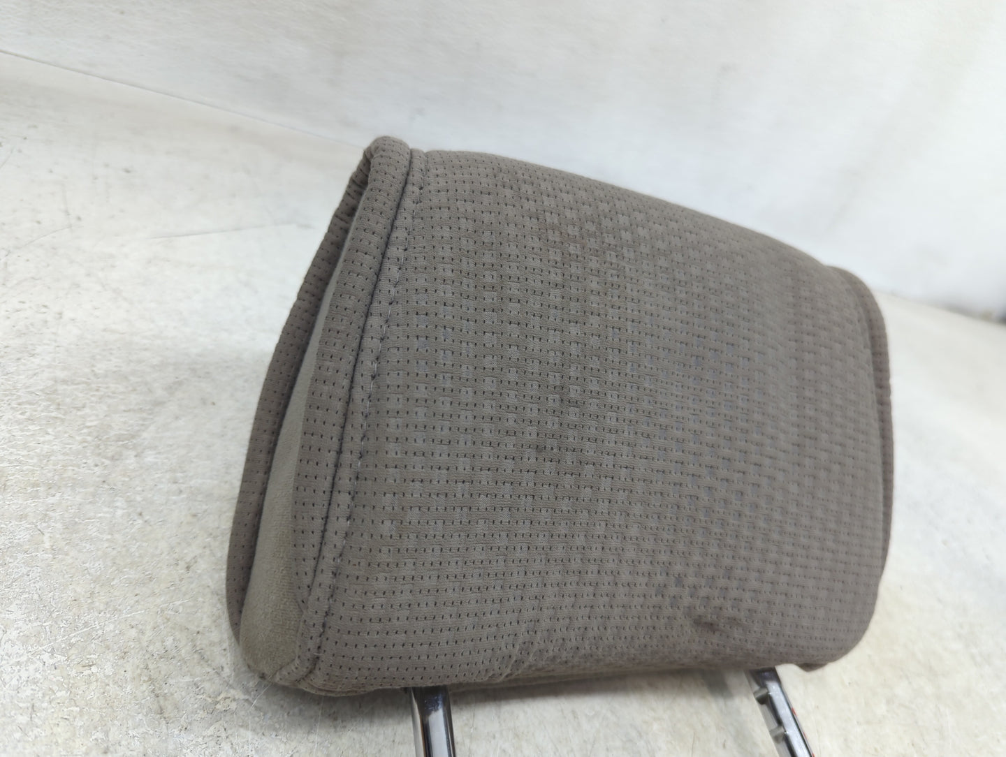 2008-2009 Nissan Quest Headrest Head Rest Rear Seat Fits Fits 2008 2009 OEM Used Auto Parts - Oemusedautoparts1.com