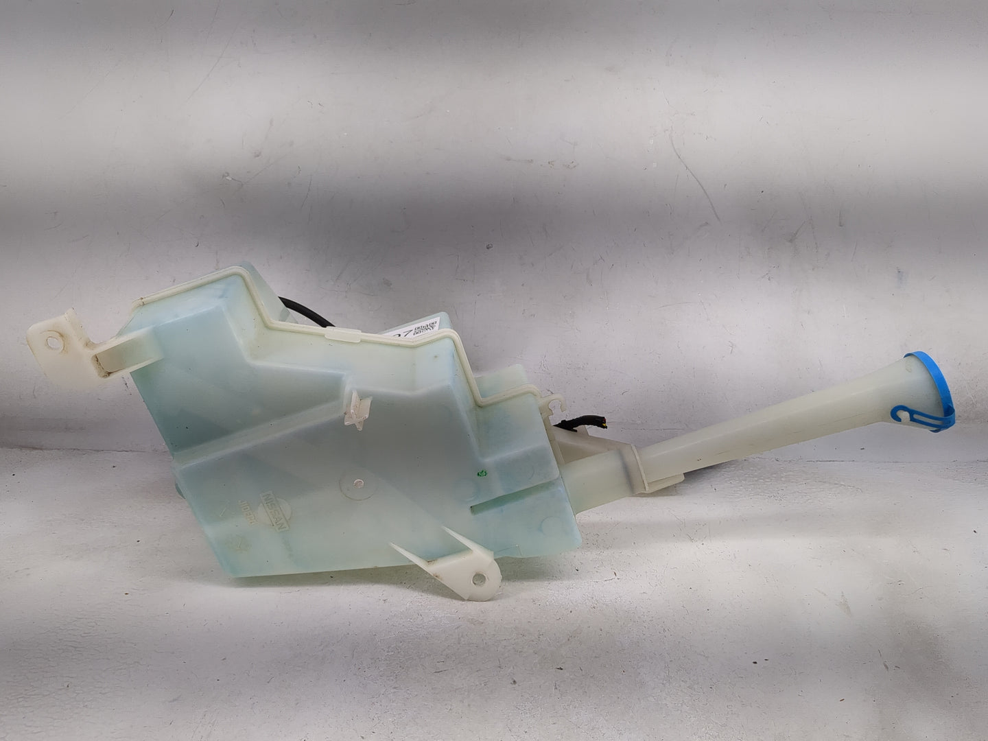 2004-2009 Nissan Quest Windshield Washer Fluid Reservoir Bottle - Oemusedautoparts1.com