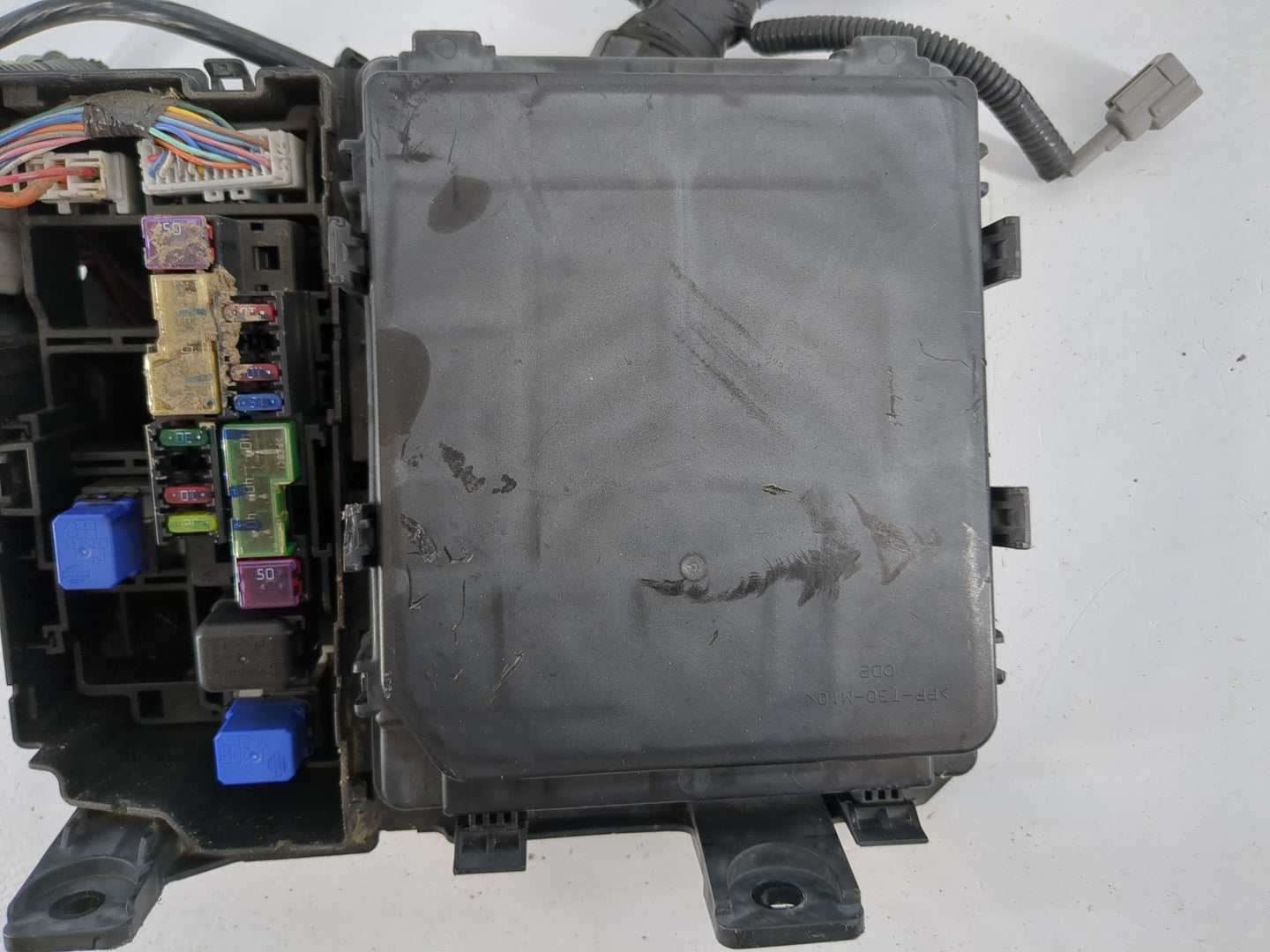 2008-2010 Nissan Rogue Fusebox Fuse Box Panel Relay Module Fits Fits 2008 2009 2010 OEM Used Auto Parts - Oemusedautoparts1.