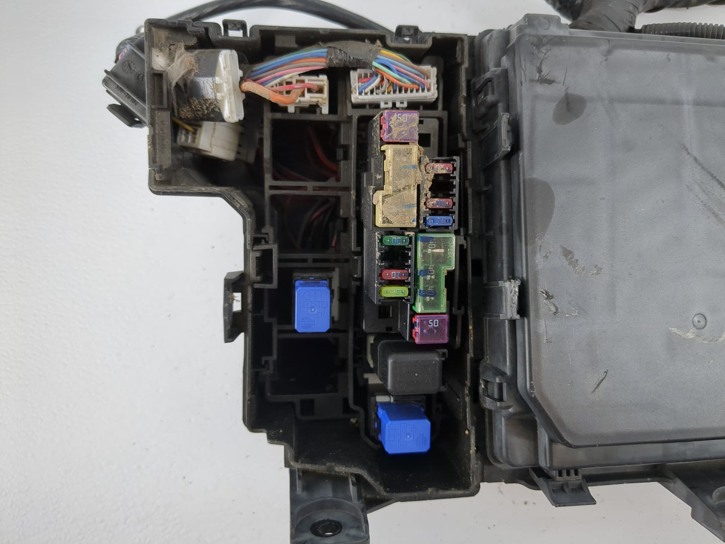 2008-2010 Nissan Rogue Fusebox Fuse Box Panel Relay Module Fits Fits 2008 2009 2010 OEM Used Auto Parts - Oemusedautoparts1.