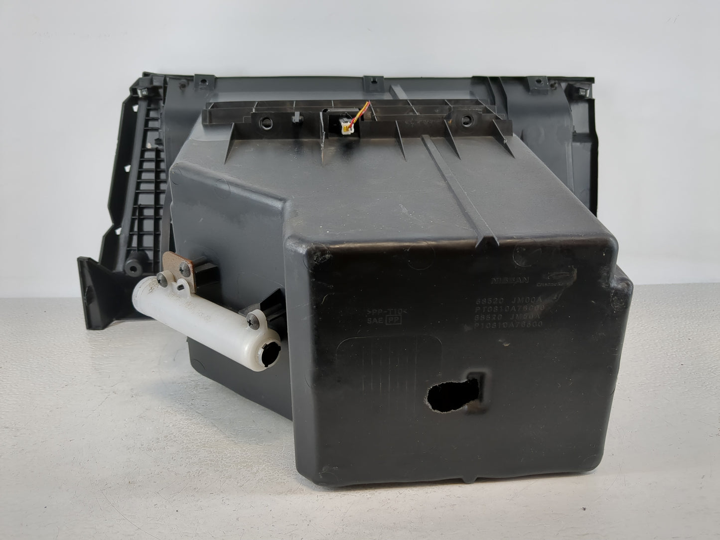 2008 Nissan Rogue Passenger Glove Box Door Storage Compartment - Oemusedautoparts1.com