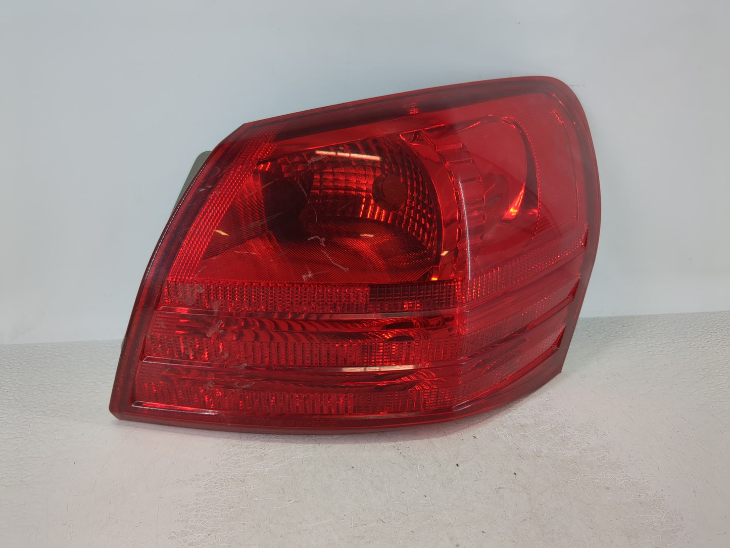 2008-2015 Nissan Rogue Tail Light Assembly Passenger Right OEM Fits Fits 2008 2009 2010 2011 2012 2013 2014 2015 OEM Used Au