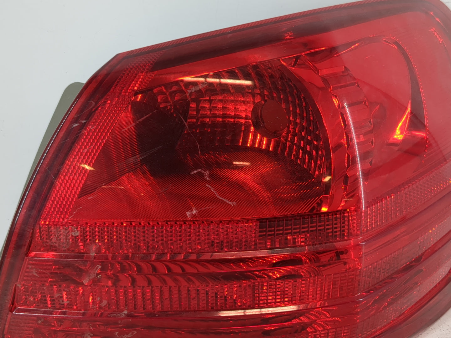 2008-2015 Nissan Rogue Tail Light Assembly Passenger Right OEM Fits Fits 2008 2009 2010 2011 2012 2013 2014 2015 OEM Used Au