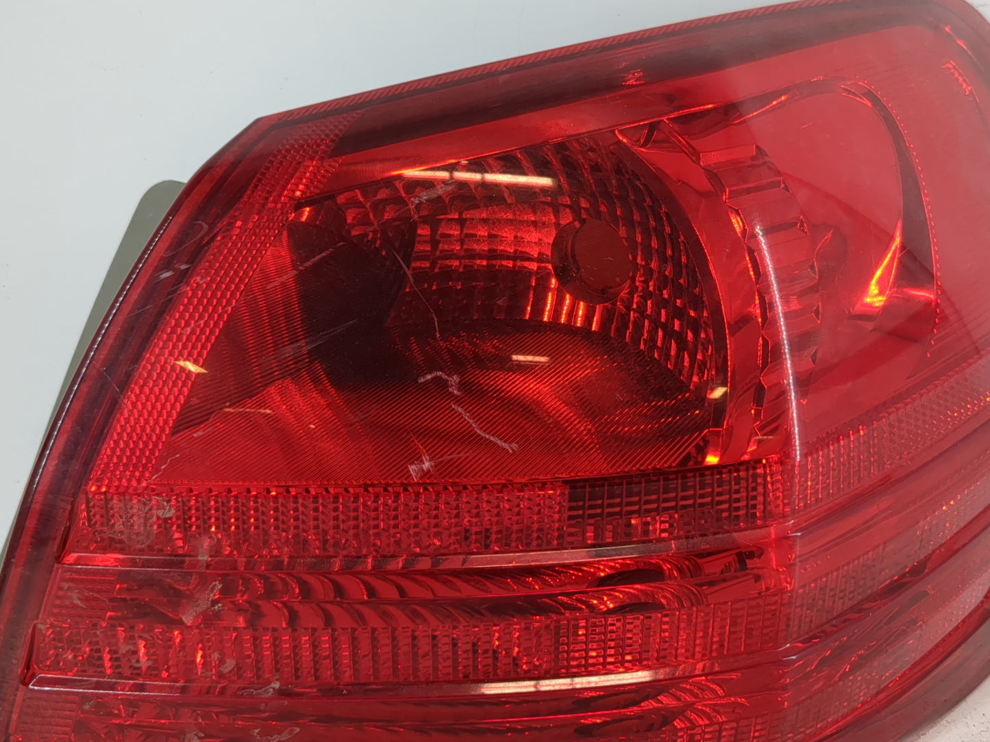 2008-2015 Nissan Rogue Tail Light Assembly Passenger Right OEM Fits Fits 2008 2009 2010 2011 2012 2013 2014 2015 OEM Used Au