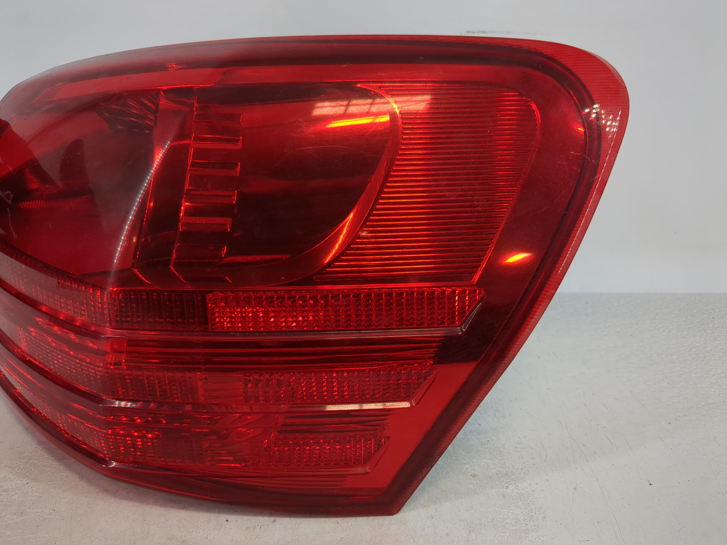 2008-2015 Nissan Rogue Tail Light Assembly Passenger Right OEM Fits Fits 2008 2009 2010 2011 2012 2013 2014 2015 OEM Used Au