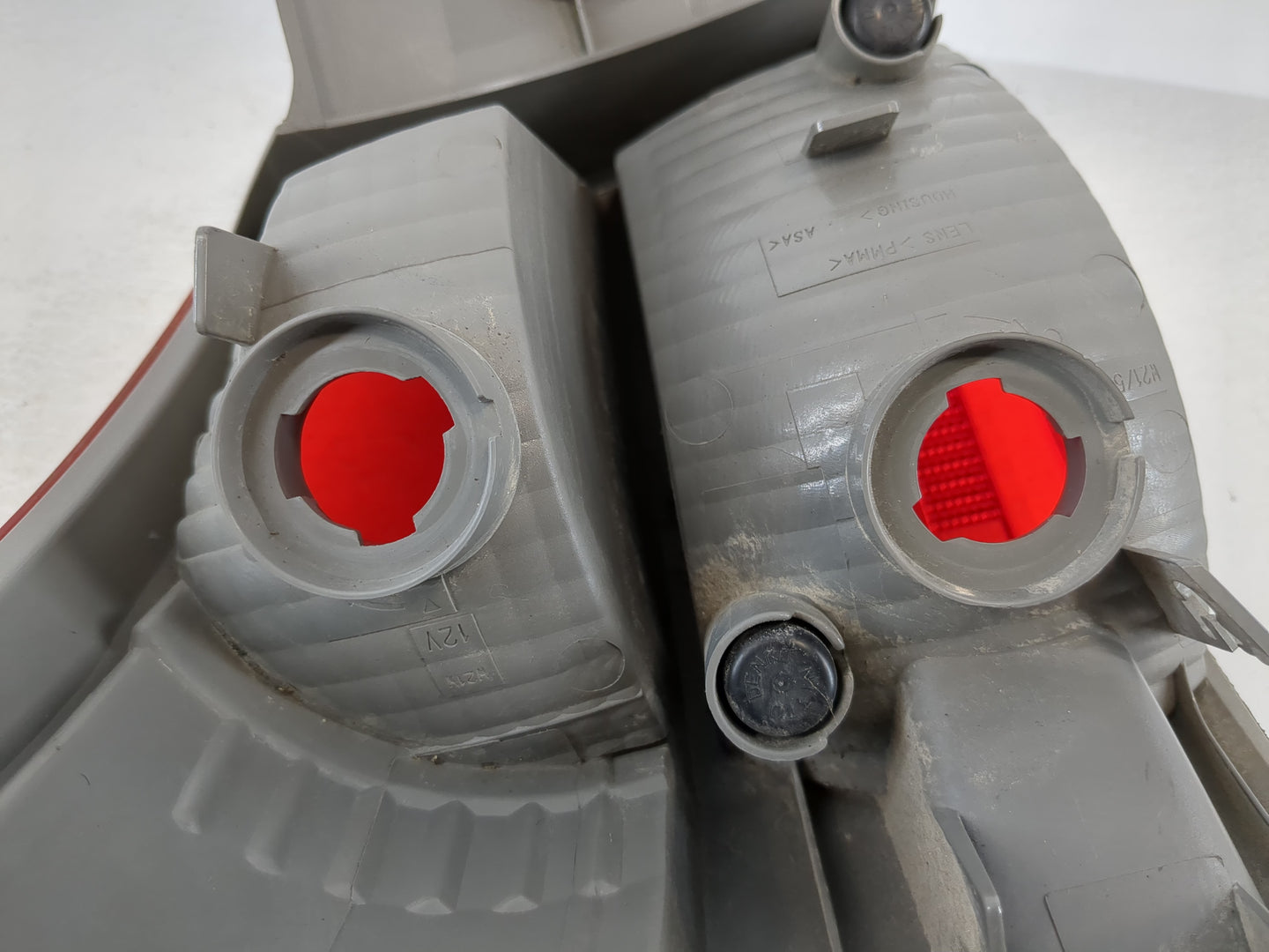 2008-2015 Nissan Rogue Tail Light Assembly Passenger Right OEM Fits Fits 2008 2009 2010 2011 2012 2013 2014 2015 OEM Used Au