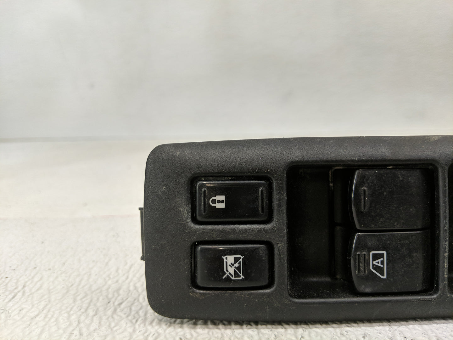 2008-2010 Nissan Rogue Master Power Window Switch Replacement Driver Side Left Fits Fits 2008 2009 2010 OEM Used Auto Parts 