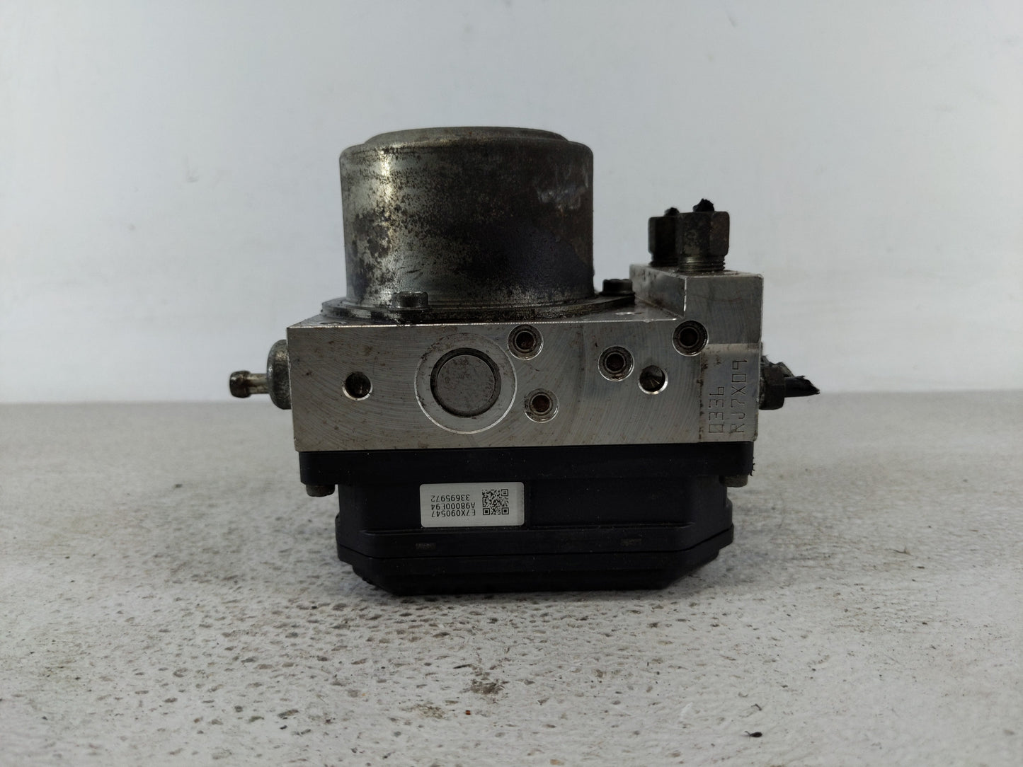 2008-2009 Nissan Rogue ABS Pump Control Module Replacement Fits Fits 2008 2009 OEM Used Auto Parts - Oemusedautoparts1.com
