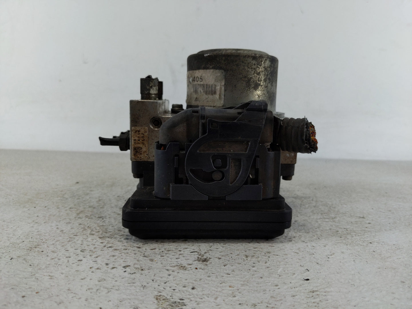 2008-2009 Nissan Rogue ABS Pump Control Module Replacement Fits Fits 2008 2009 OEM Used Auto Parts - Oemusedautoparts1.com